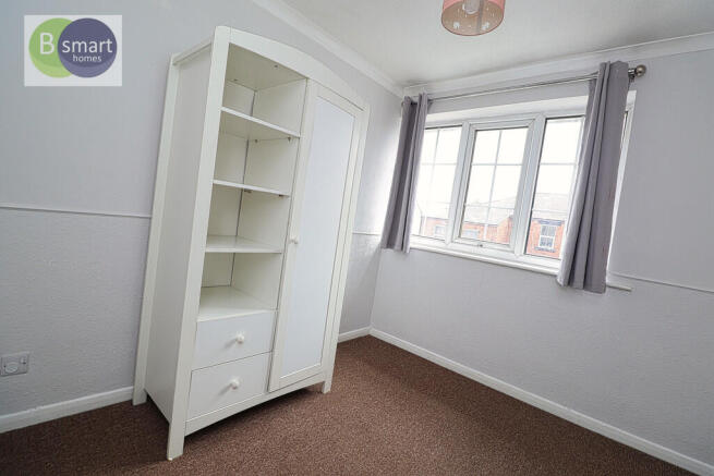 3 bed Town House for sale Image 9