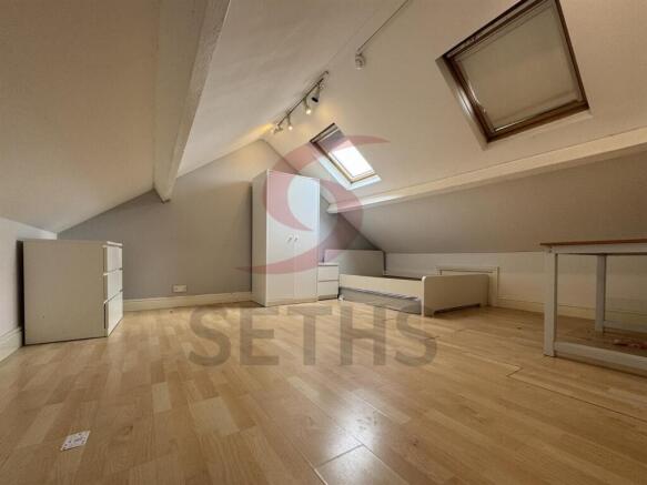 Bedroom 6.jpg