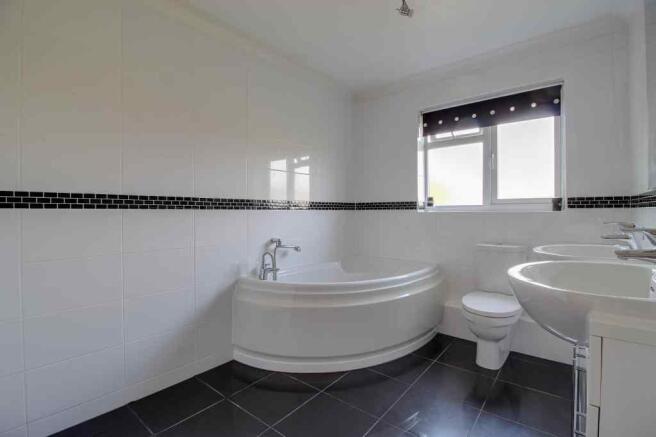 Bathroom (Family Bathroom)