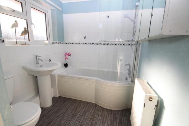 HOUSE BATHROOM/W.C.