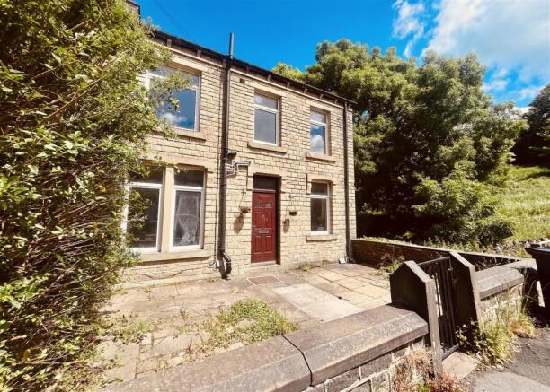 2 bed End of Terrace for sale in huddersfield