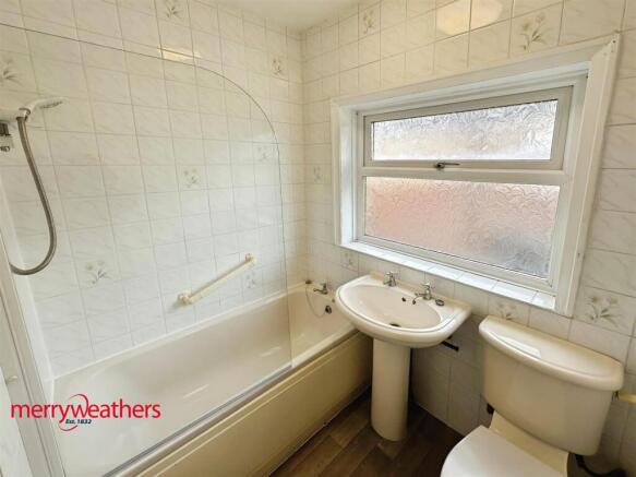 3 bed Semi-Detached to rent Image 5