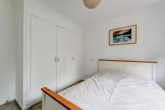 2 bed Flat for sale Image 12
