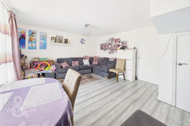 Lansdowne Drive, Poringland, Norwich photo 4