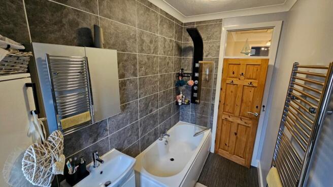 3 bed Terraced to rent Image 12