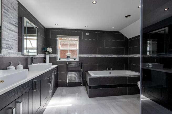 Master Ensuite