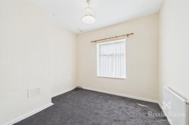 2 bed Terraced to rent Image 6