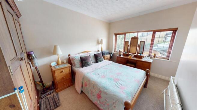 4 bed Detached for sale Image 12