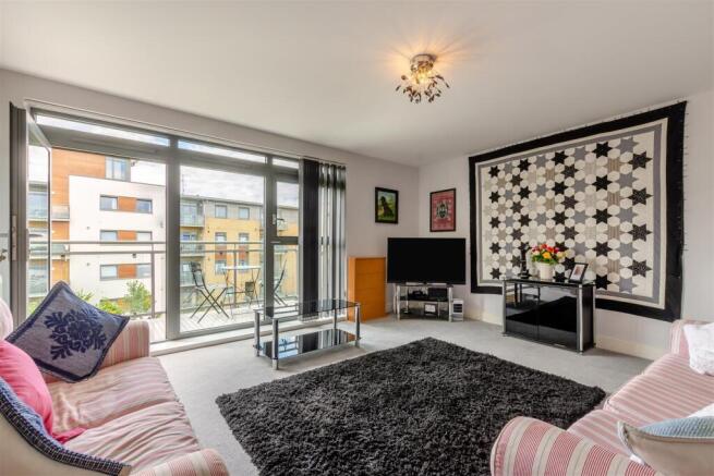 8697636-interior01.jpg