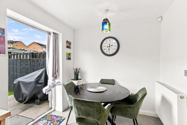 4 bed Town House for sale Image 4