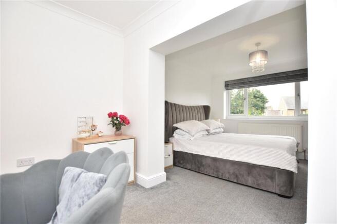 3 bed Semi-Detached for sale Image 9