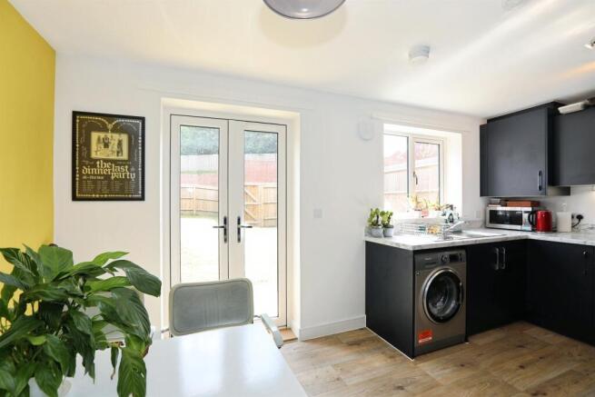 Butlers Way, East Grinstead photo 4
