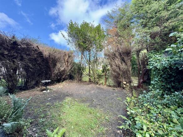 EXTERNAL FRONT AND DRIVEWAY