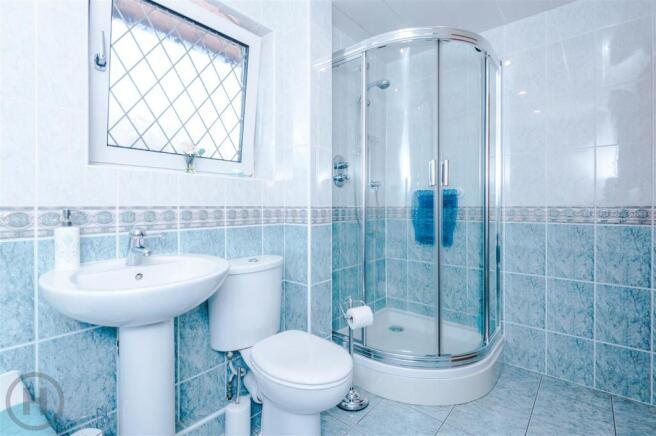 Bathroom (2).jpg