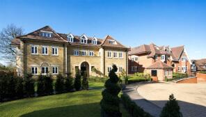 Flat 7, 371 Amara Lodge, Cockfosters Road, Barnet EN4 0JT