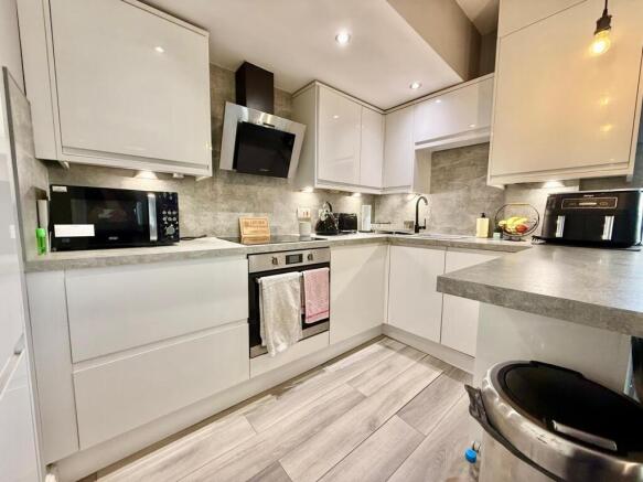 2 bed Flat to rent Image 7