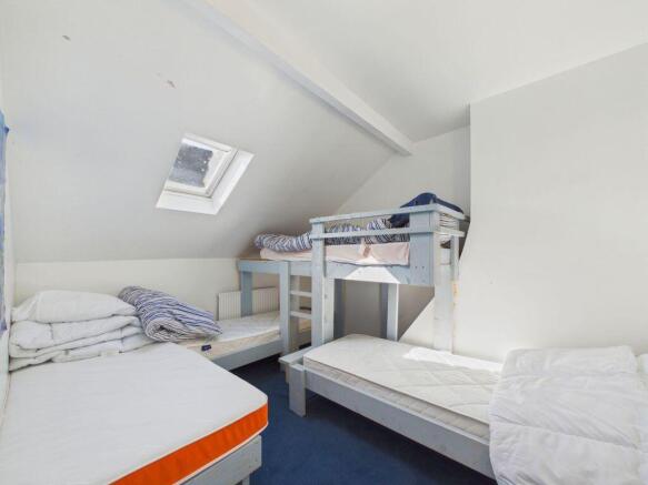 3 bed Terraced for sale Image 8