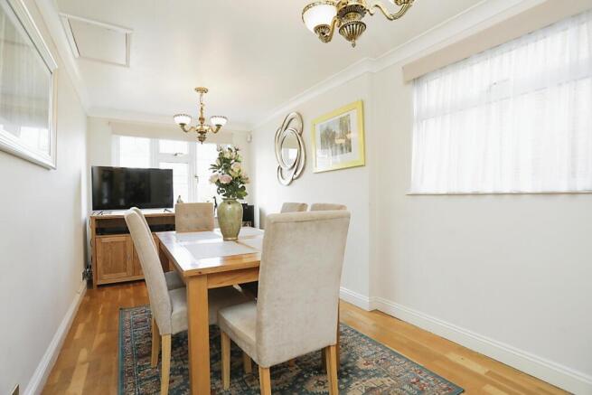 Dining /Bedroom 4