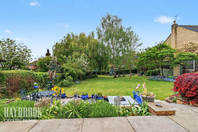 4 bed Detached for sale Image 2