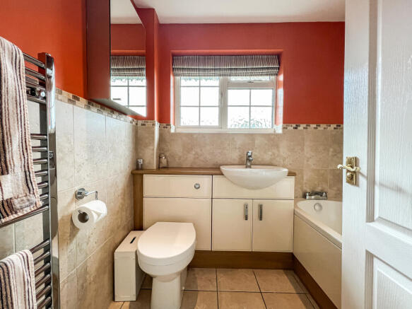 8 Wincanton Close - Bathroom