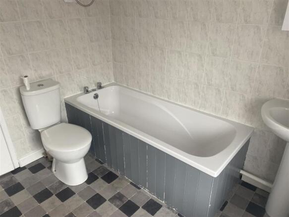 Upstairs Family Bathroom