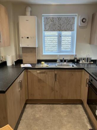 2 bed Flat to rent Image 10