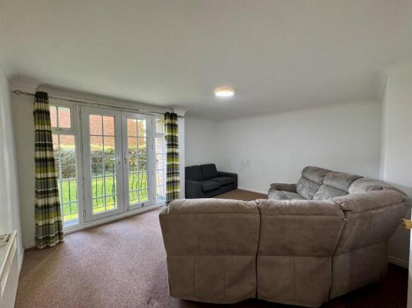 Living room 1.jpg