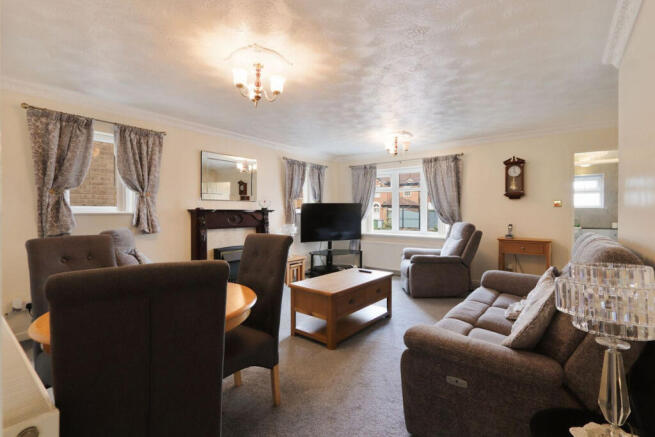 Mossdale, Worksop, S81 photo 4