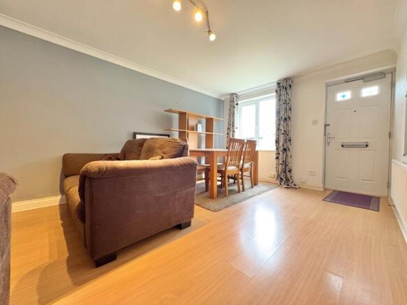 2 bed Flat to rent Image 9