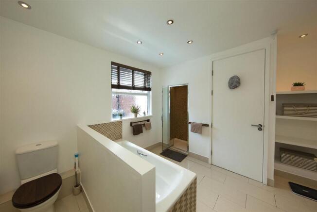 60 Kings Rd 1679.jpg