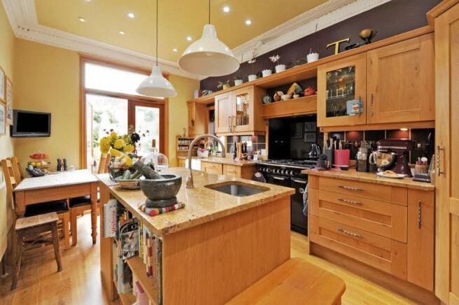 Kitchen / Brea...