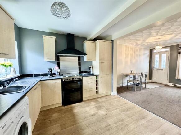 3 bed Terraced for sale Image 6