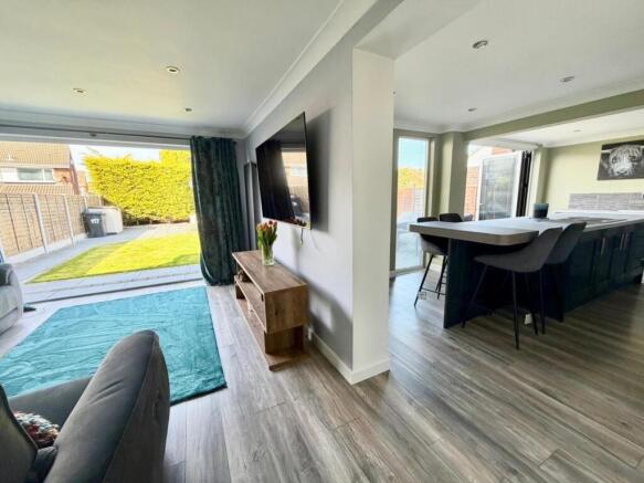 4 bed Detached for sale Image 6