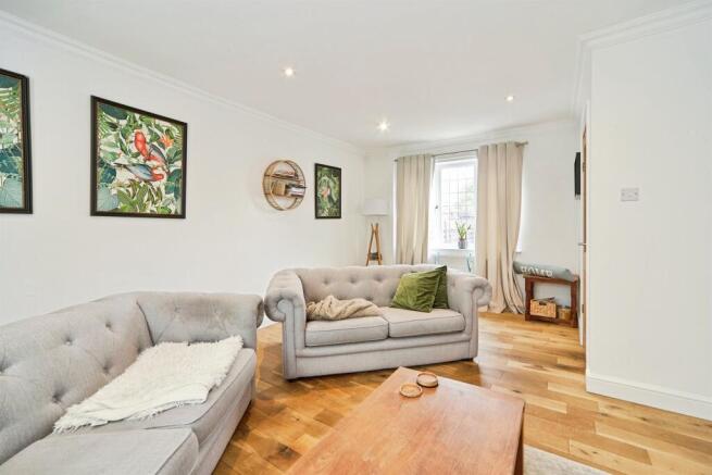 3 bed Semi-Detached for sale Image 7
