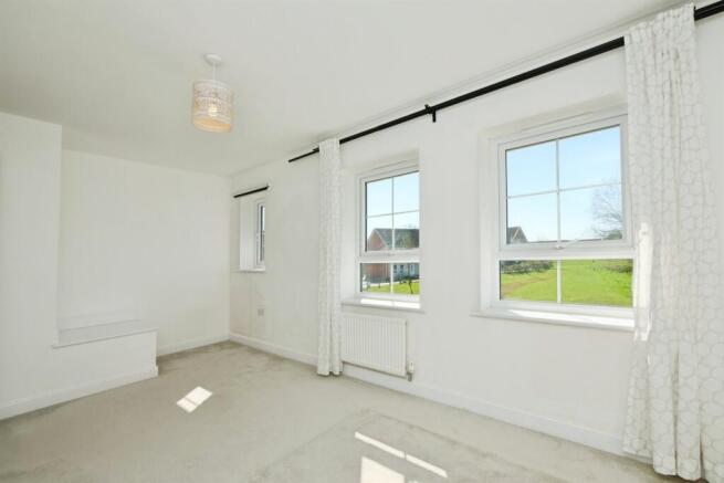 4 bed Detached for sale Image 10