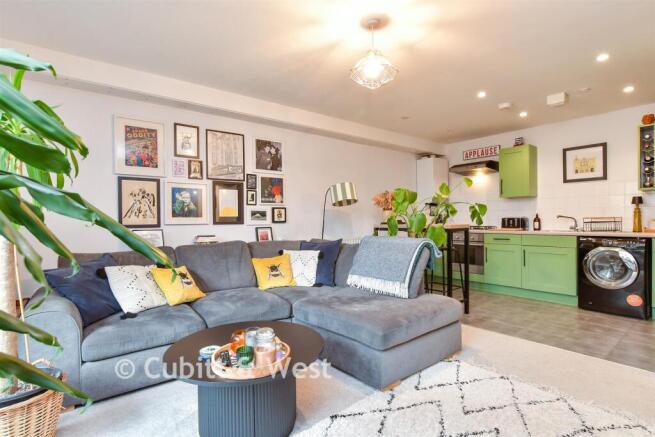 Kitchen/ Lounge/ Diner