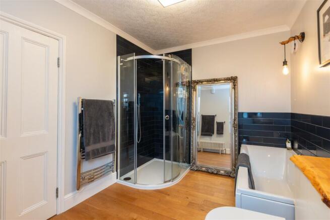 bathroom-2.jpg