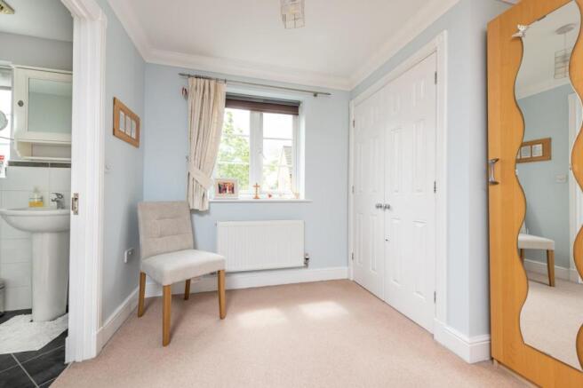 Ensuite & Dressing