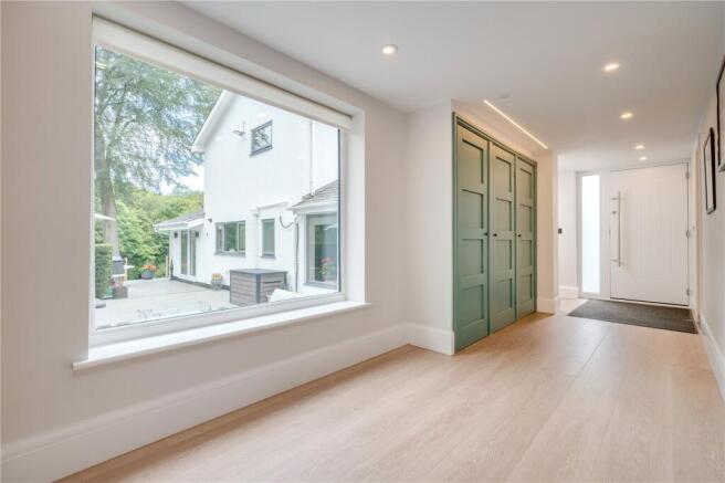 5 bed Detached for sale Image 10