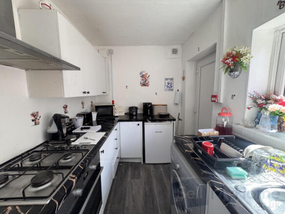 Flat 1 / kitchen
