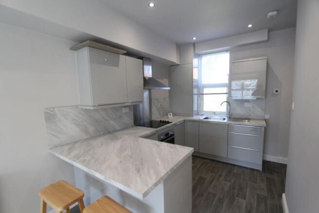 1 bed Flat to rent Image 2