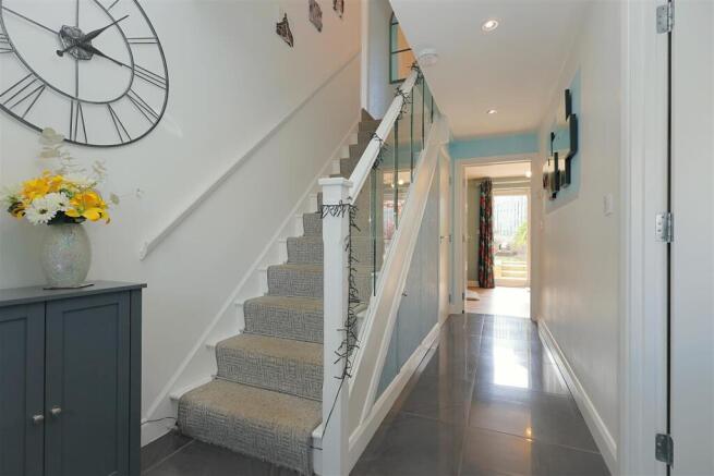 4 bed Detached for sale Image 10
