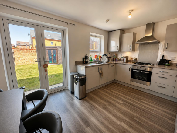 Kitchen/Dining Area