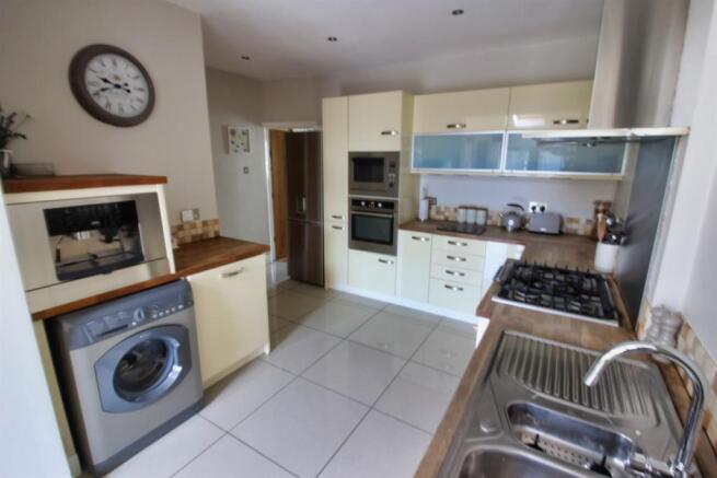 KITCHEN DINING ROOM
