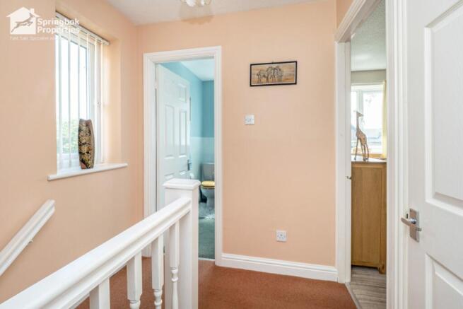 2 bed Semi-Detached for sale Image 8