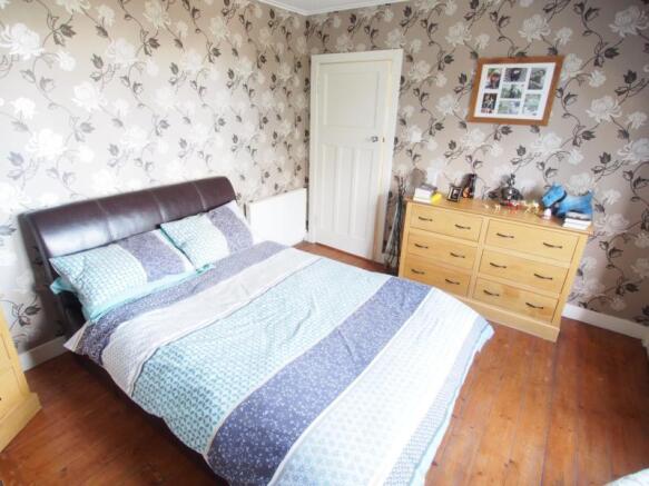 Bedroom 1 alt