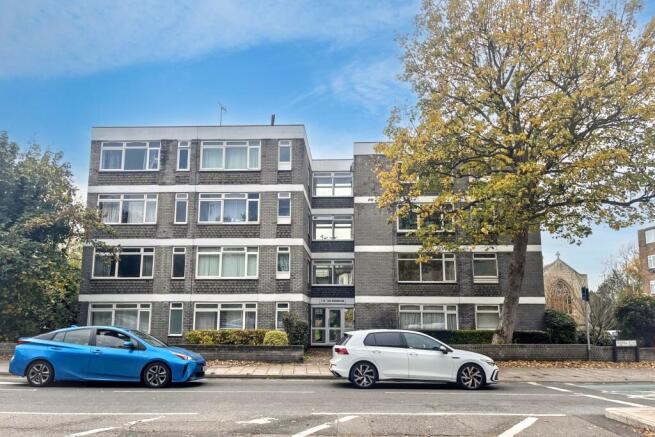 3 The Sheraton, St Marks Hill, Surbiton, KT6 4PY