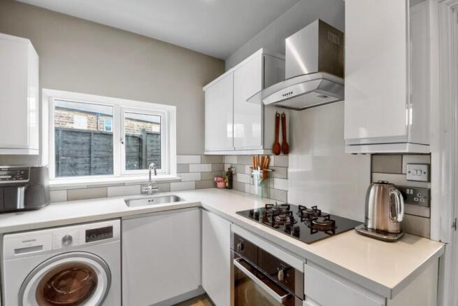 2 bed House for sale Image 4
