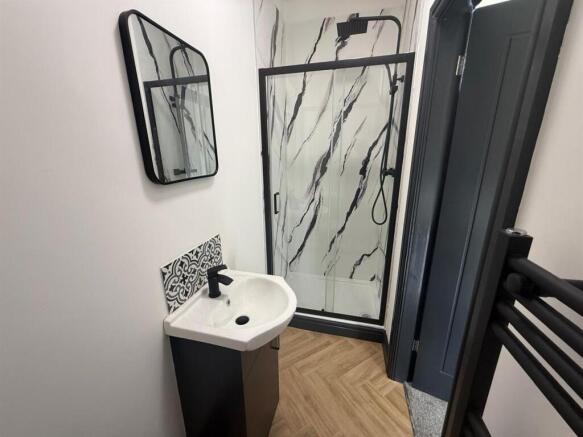 room 5 bath.jpeg