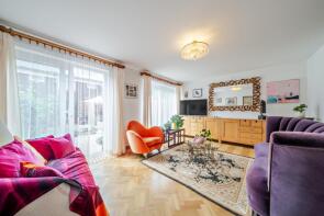 52, Larch Close, London SW12 9SY
